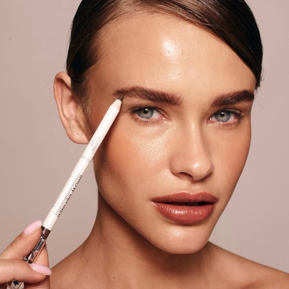 True + Luscious Brow Definer Pencil in Taupe Pomade & Powder Combo - Picture 6 of 8